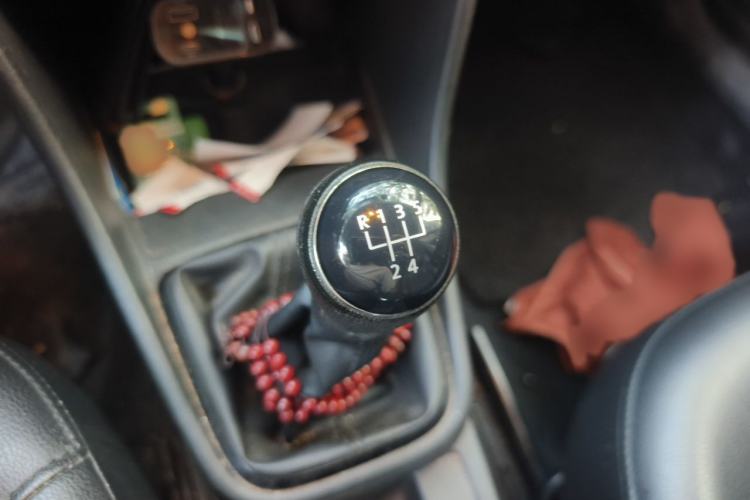 Used Volkswagen Santana 2015 1.6L Manual Comfort Edition Gear Lever