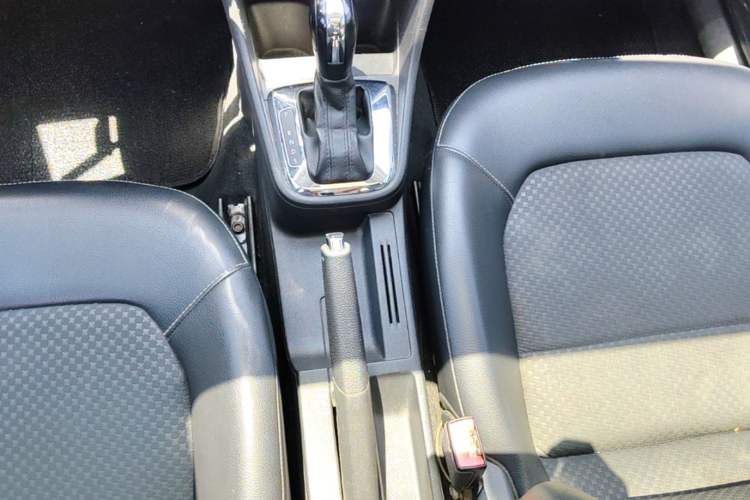 Used Volkswagen Santana 2015 Haval H6 1.6L Automatic Comfort Model Gear Lever