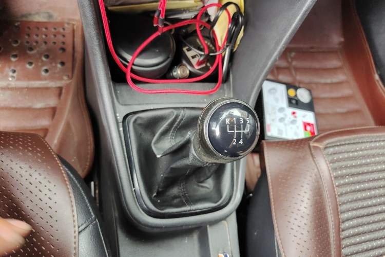 Used Volkswagen Santana 2015 1.6L Manual Comfort Edition Gear Lever