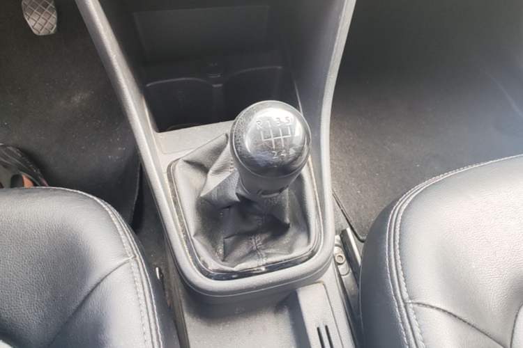 Used Volkswagen Santana 2015 1.6L Manual Fashion Edition Gear Lever