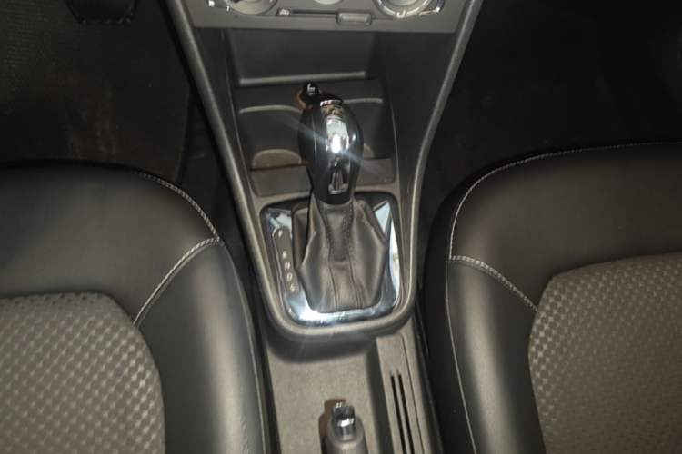 Used Volkswagen Santana 2015 Haval H6 1.6L Automatic Comfort Model Gear Lever