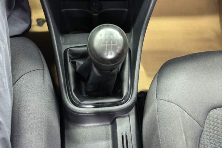 Used Volkswagen Santana 2015 1.6L Manual Fashion Edition Gear Lever