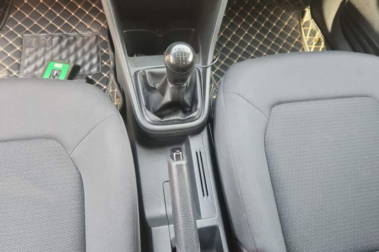 Used Volkswagen Santana 2015 1.4L Manual Fashion Edition Gear Lever