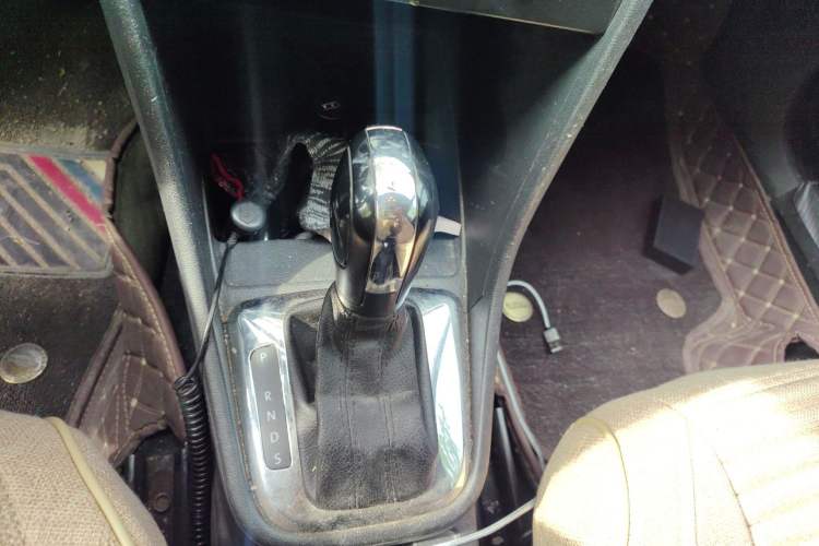 Used Volkswagen Santana 2015 1.6L Automatic Comfort Edition Gear Lever