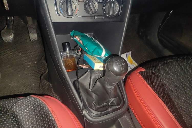 Used Volkswagen Santana 2015 1.4L Manual Fashion Edition Gear Lever