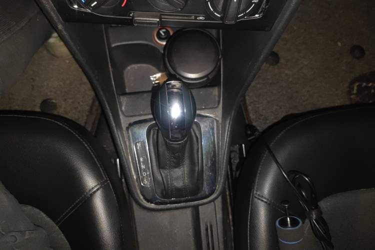 Used Volkswagen Santana 2015 1.6L Automatic Comfort Edition Gear Lever