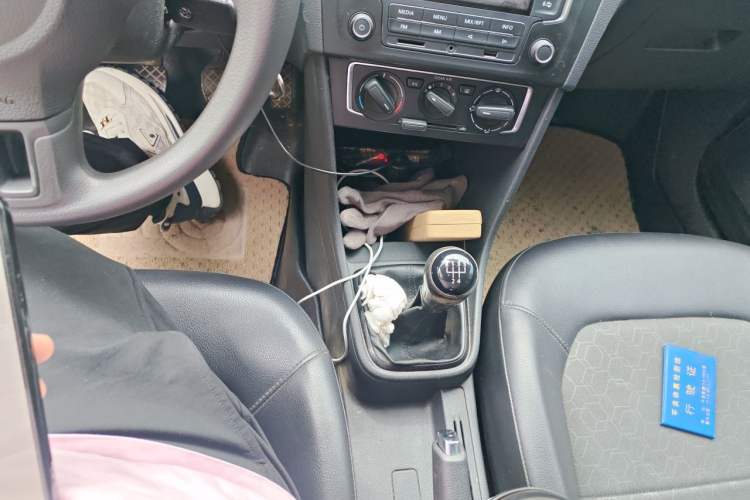 Used Volkswagen Santana 2015 1.6L Manual Comfort Edition Gear Lever