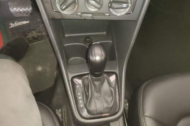 Used Volkswagen Santana 2015 Haval H6 1.6L Automatic Luxury Model Gear Lever