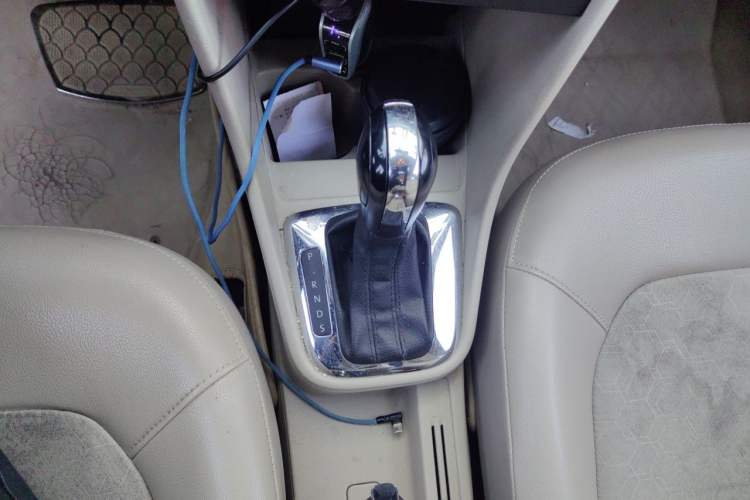 Used Volkswagen Santana 2015 1.6L Automatic Comfort Edition Gear Lever