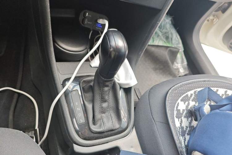 Used Volkswagen Santana 2015 1.6L Automatic Fashion Edition Gear Lever