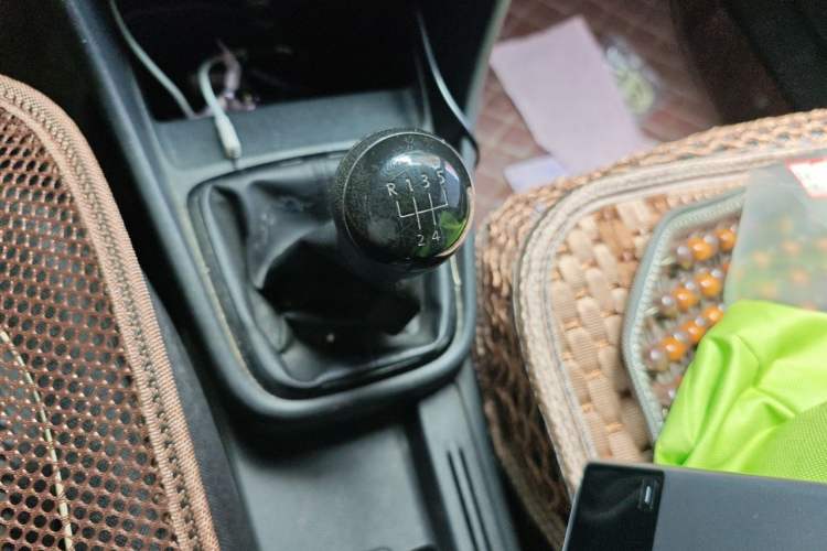 Used Volkswagen Santana 2015 1.4L Manual Fashion Edition Gear Lever