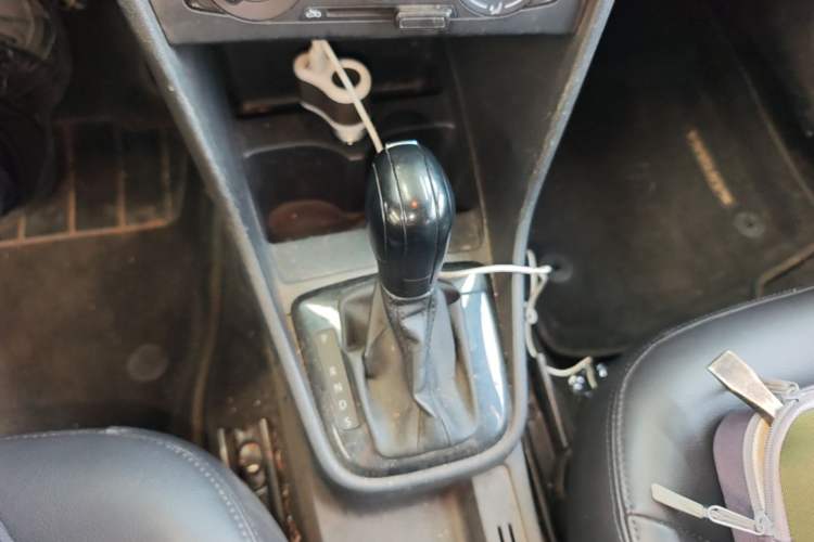 Used Volkswagen Santana 2015 Haval H6 1.6L Automatic Luxury Model Gear Lever