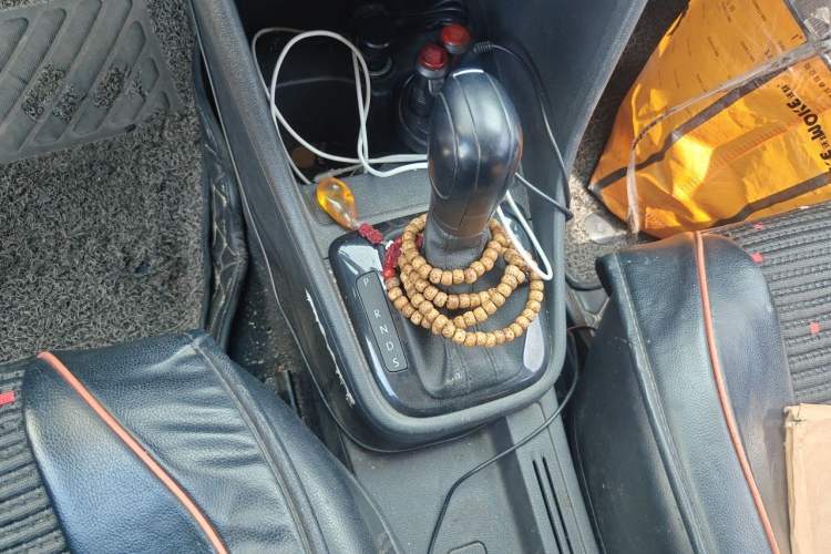 Used Volkswagen Santana 2015 1.6L Automatic Fashion Edition Gear Lever