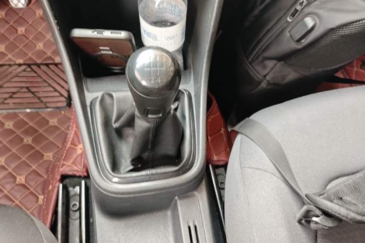 Used Volkswagen Santana 2015 1.6L Manual Fashion Edition Gear Lever