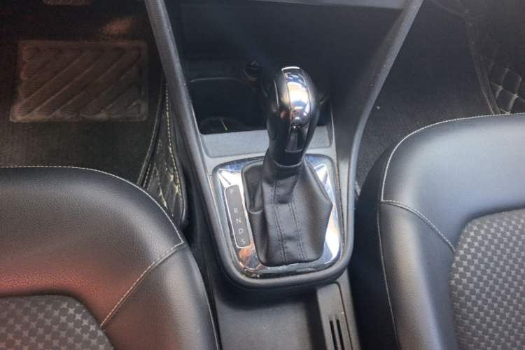 Used Volkswagen Santana 2015 Haval H6 1.6L Automatic Comfort Model Gear Lever