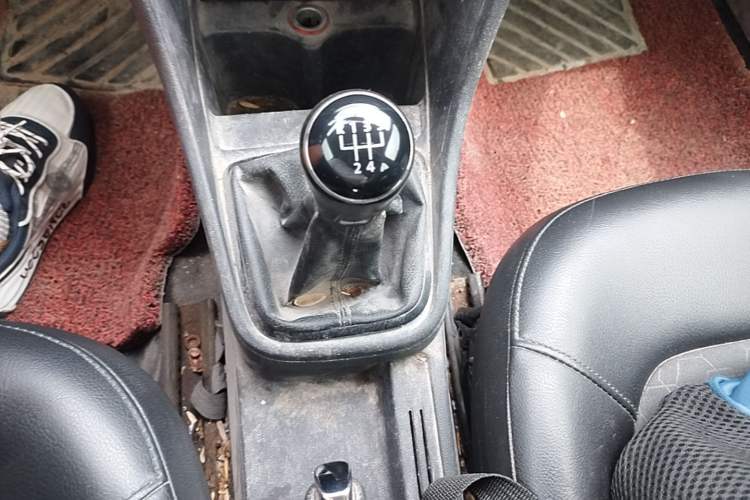Used Volkswagen Santana 2015 1.6L Manual Comfort Edition Gear Lever