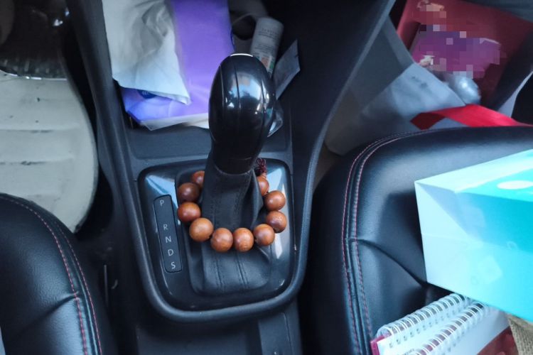 Used Volkswagen Santana 2015 1.6L Automatic Fashion Edition Gear Lever
