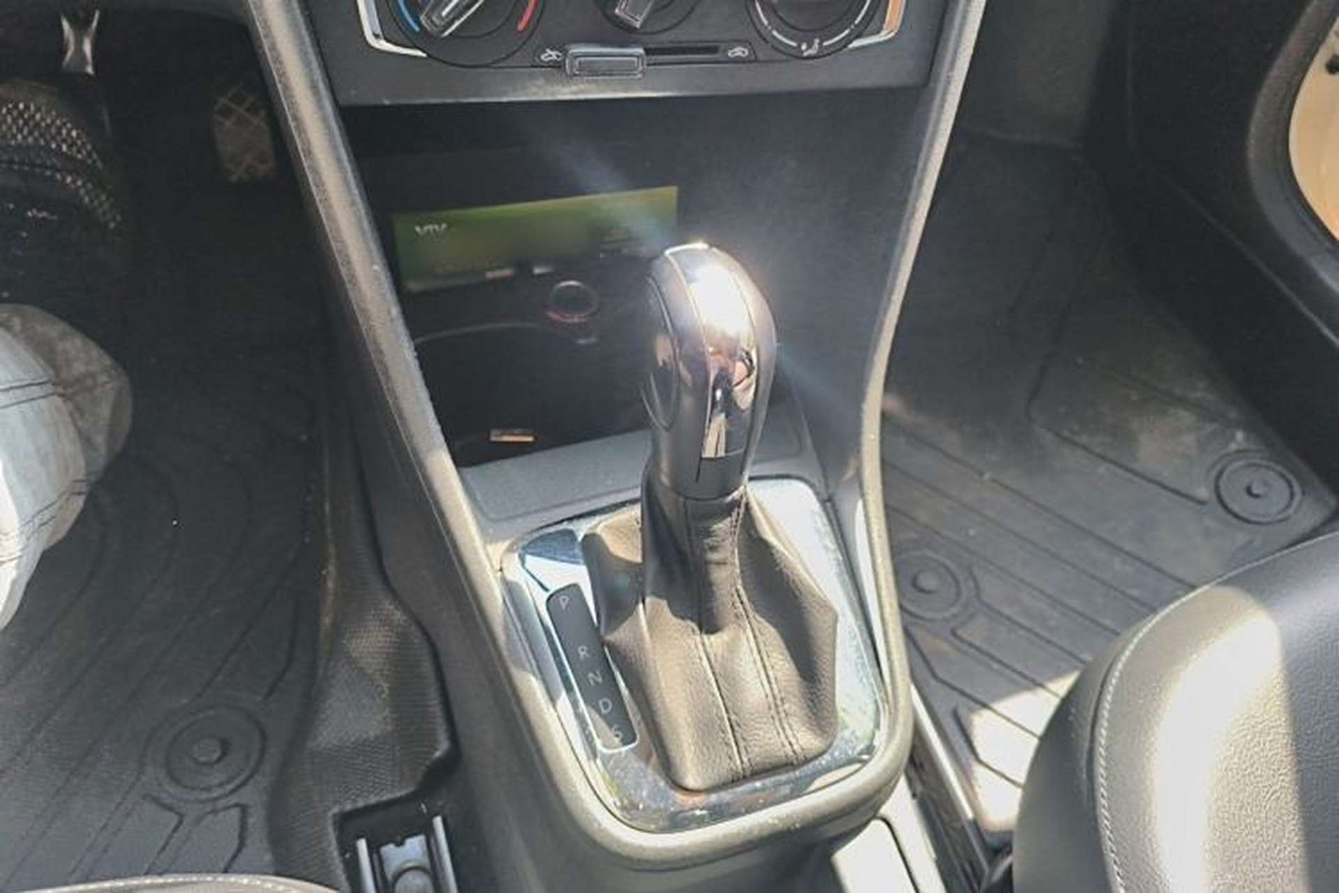 Used Volkswagen Santana 2015 1.6L Automatic Comfort Edition Gear Lever