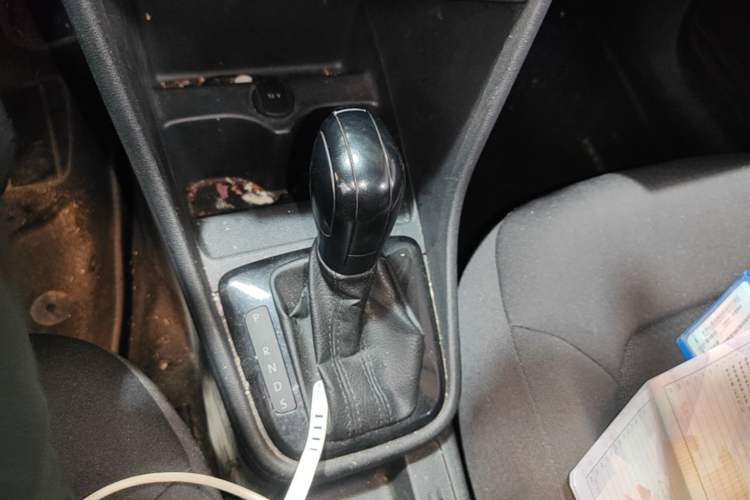 Used Volkswagen Santana 2015 1.6L Automatic Fashion Edition Gear Lever
