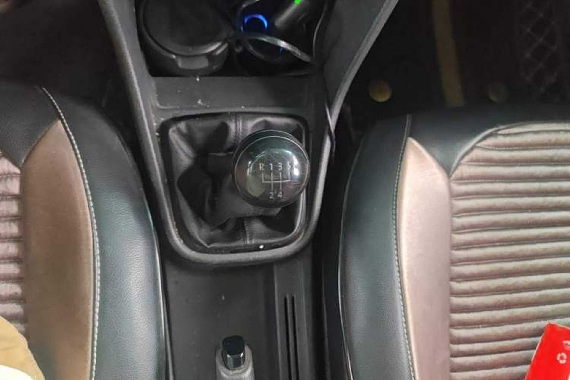 Used Volkswagen Santana 2015 1.6L Manual Fashion Edition Gear Lever