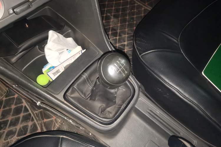 Used Volkswagen Santana 2015 1.4L Manual Fashion Edition Gear Lever