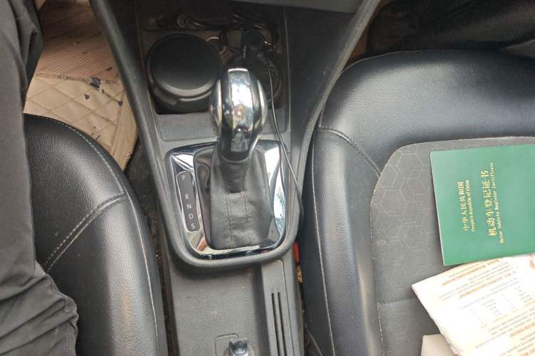 Used Volkswagen Santana 2015 1.6L Automatic Comfort Edition Gear Lever