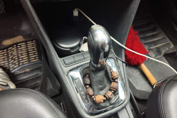 Used Volkswagen Santana 2015 1.6L Automatic Luxury Edition Gear Lever