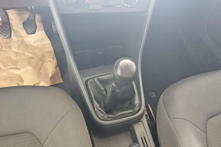Used Volkswagen Santana 2015 1.6L Manual Fashion Edition Gear Lever