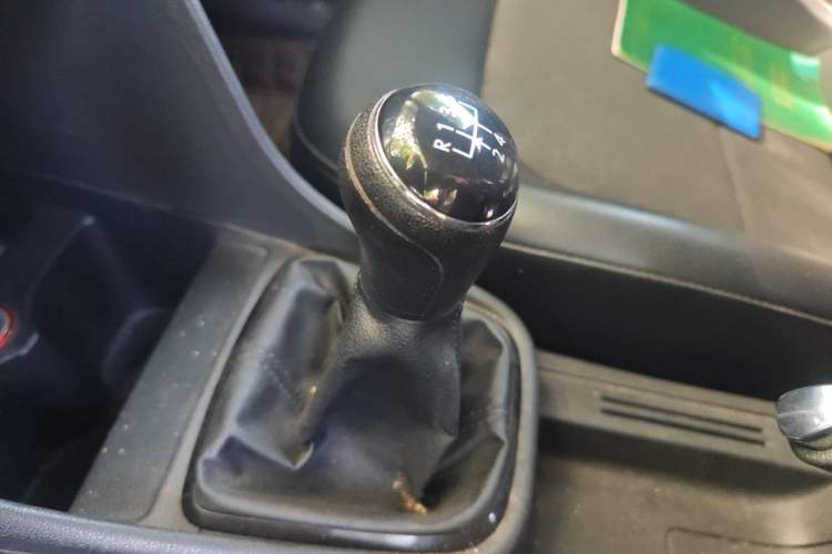 Used Volkswagen Santana 2015 1.6L Manual Comfort Edition Gear Lever