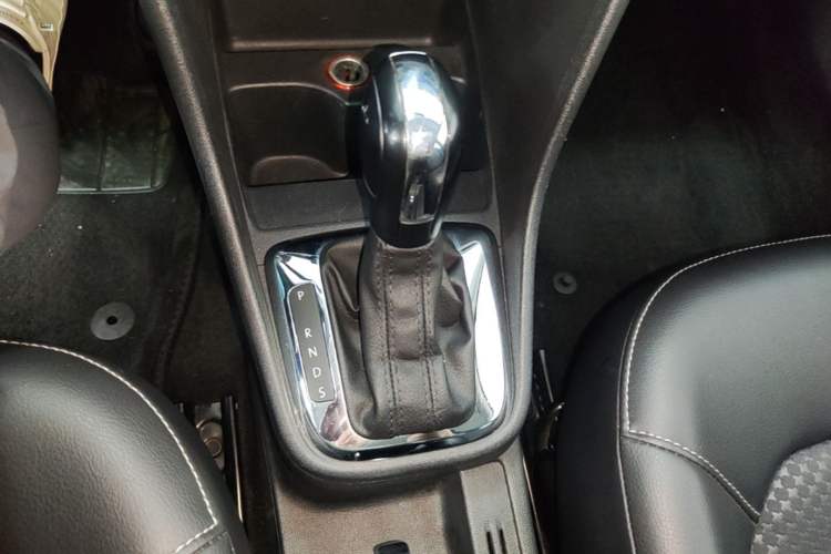 Used Volkswagen Santana 2015 Haval H6 1.6L Automatic Comfort Model Gear Lever