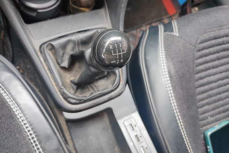 Used Volkswagen Santana 2015 1.6L Manual Fashion Edition Gear Lever