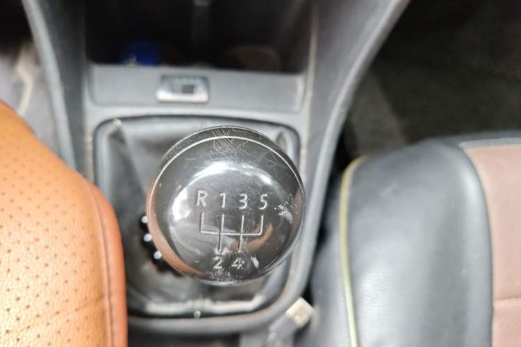Used Volkswagen Santana 2015 1.6L Manual Fashion Edition Gear Lever