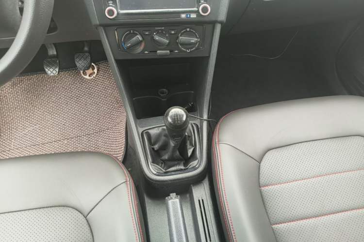 Used Volkswagen Santana 2015 1.4L Manual Fashion Edition Gear Lever