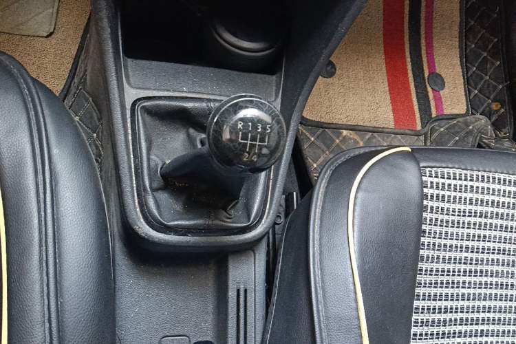 Used Volkswagen Santana 2015 1.6L Manual Fashion Edition Gear Lever