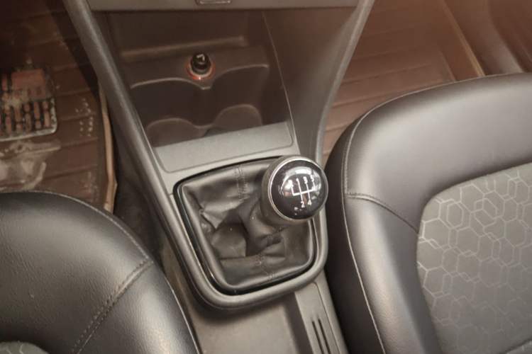 Used Volkswagen Santana 2015 1.6L Manual Comfort Edition Gear Lever