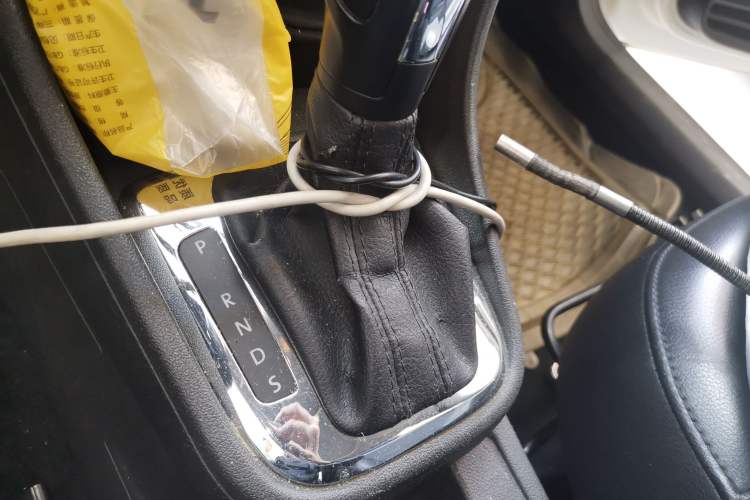 Used Volkswagen Santana 2015 1.6L Automatic Comfort Edition Gear Lever