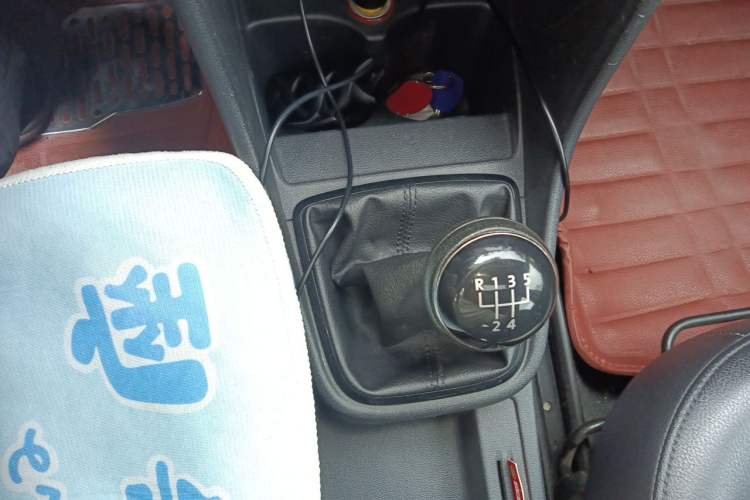 Used Volkswagen Santana 2015 1.6L Manual Comfort Edition Gear Lever