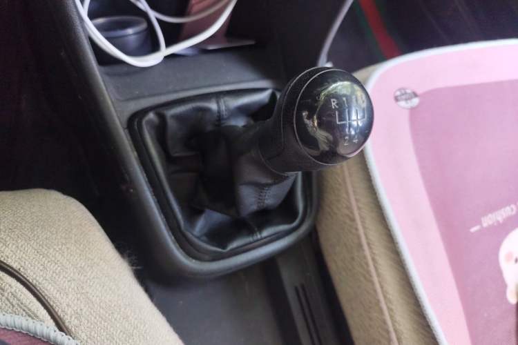 Used Volkswagen Santana 2015 1.6L Manual Fashion Edition Gear Lever