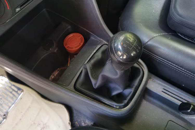 Used Volkswagen Santana 2015 1.6L Manual Fashion Edition Gear Lever