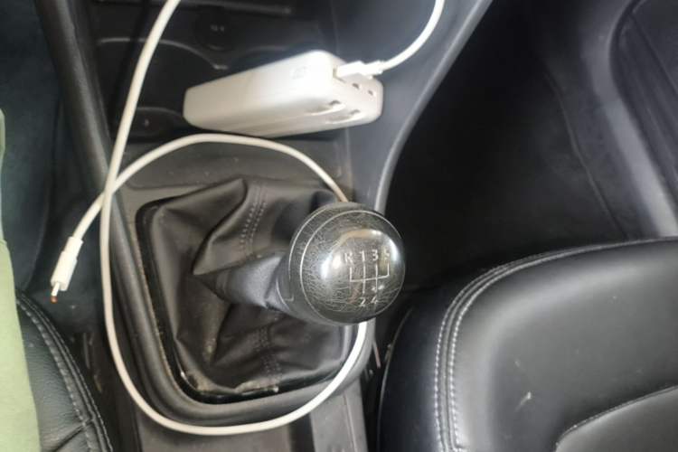 Used Volkswagen Santana 2015 1.6L Manual Fashion Edition Gear Lever