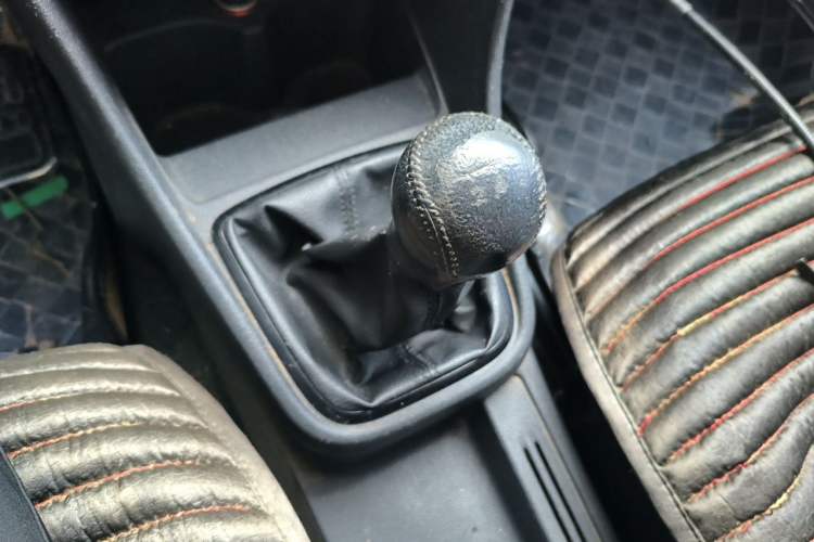 Used Volkswagen Santana 2015 1.6L Manual Comfort Edition Gear Lever