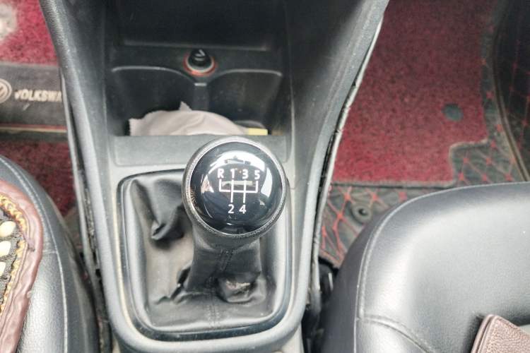 Used Volkswagen Santana 2015 1.6L Manual Comfort Edition Gear Lever