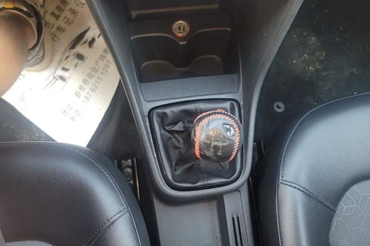Used Volkswagen Santana 2015 1.6L Manual Comfort Edition Gear Lever