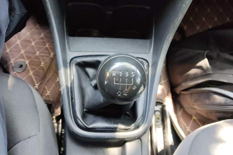 Used Volkswagen Santana 2015 1.6L Manual Fashion Edition Gear Lever
