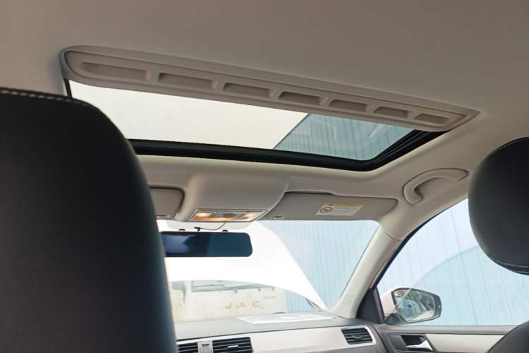 Used Volkswagen Santana 2015 Haval H6 1.6L Automatic Comfort Model Headliner