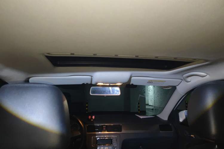 Used Volkswagen Santana 2015 1.6L Automatic Comfort Edition Headliner