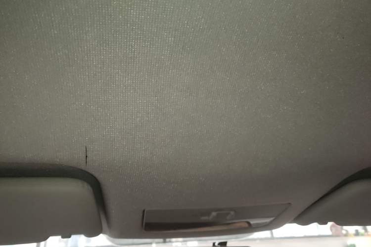 Used Volkswagen Santana 2015 Haval H6 1.6L Automatic Luxury Model Headliner