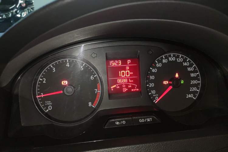 Used Volkswagen Santana 2015 1.6L Automatic Comfort Edition Instrument Cluster