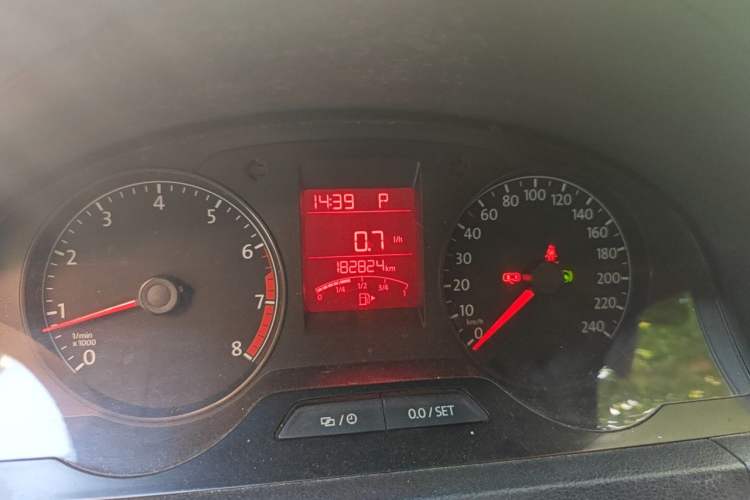 Used Volkswagen Santana 2015 1.6L Automatic Comfort Edition Instrument Cluster