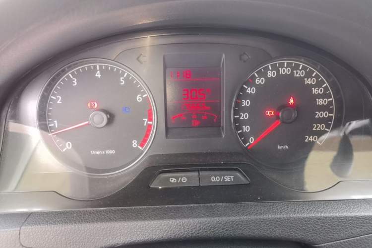 Used Volkswagen Santana 2015 1.6L Manual Fashion Edition Instrument Cluster